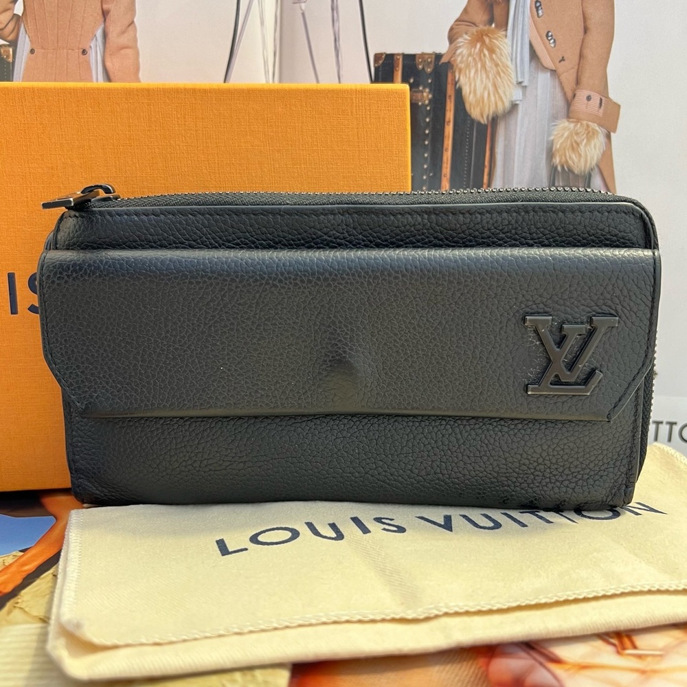 Auth Louis Vuitton Wallet • Authentic Aerogram Long Zippy RFID Microchipped